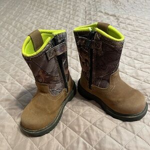 Magellan Toddler Boys Camo Boots Size Toddler 6D